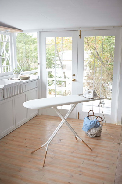 スタンド式アイロン台 トスカ ホワイト