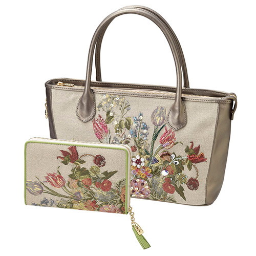 〈ハイチェストフィオーレ〉トートバッグ＆〈チェストフィオーレ〉ラウンド財布 K91302326 29,304円