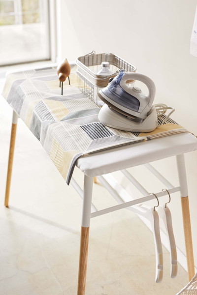 出しておける スタンド式 棚付アイロン台 トスカ ホワイト