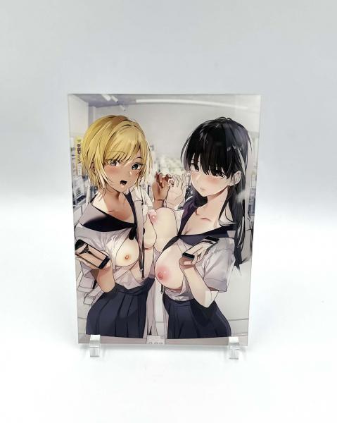 『-ボクが性処理ペットに堕ちるまで-言いなりギャルとNTRギャルと』 A5アクリルパネル 由唯 ＆ 円香 画像1