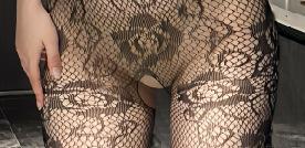 過激 全身網タイツ ボディストッキング 【小悪魔ブラック/黒】 穴あき オープンクロッチ レース編み 花柄 透け感 セクシー ランジェリー コスプレ フリーサイズ F832 画像1