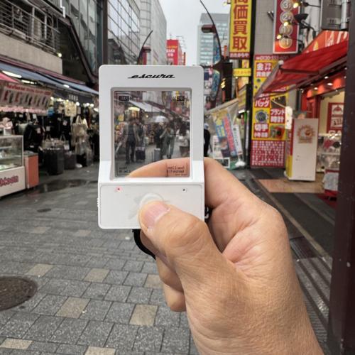 Escura エスクーラ SN25WH InstantSnap デジタルカメラ 素通しのファインダーで世界を切り取る 新感覚のデジタルカメラ