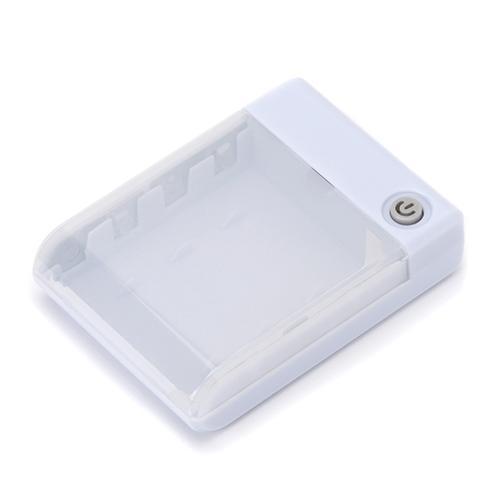 PGA PG-JUK1U4WH（ホワイト） USBポート搭載 乾電池式充電器 1A出力